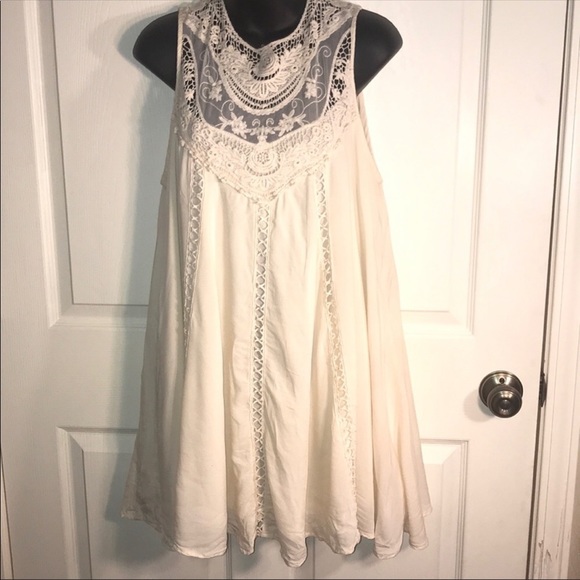 entro Dresses & Skirts - Creamy Dress